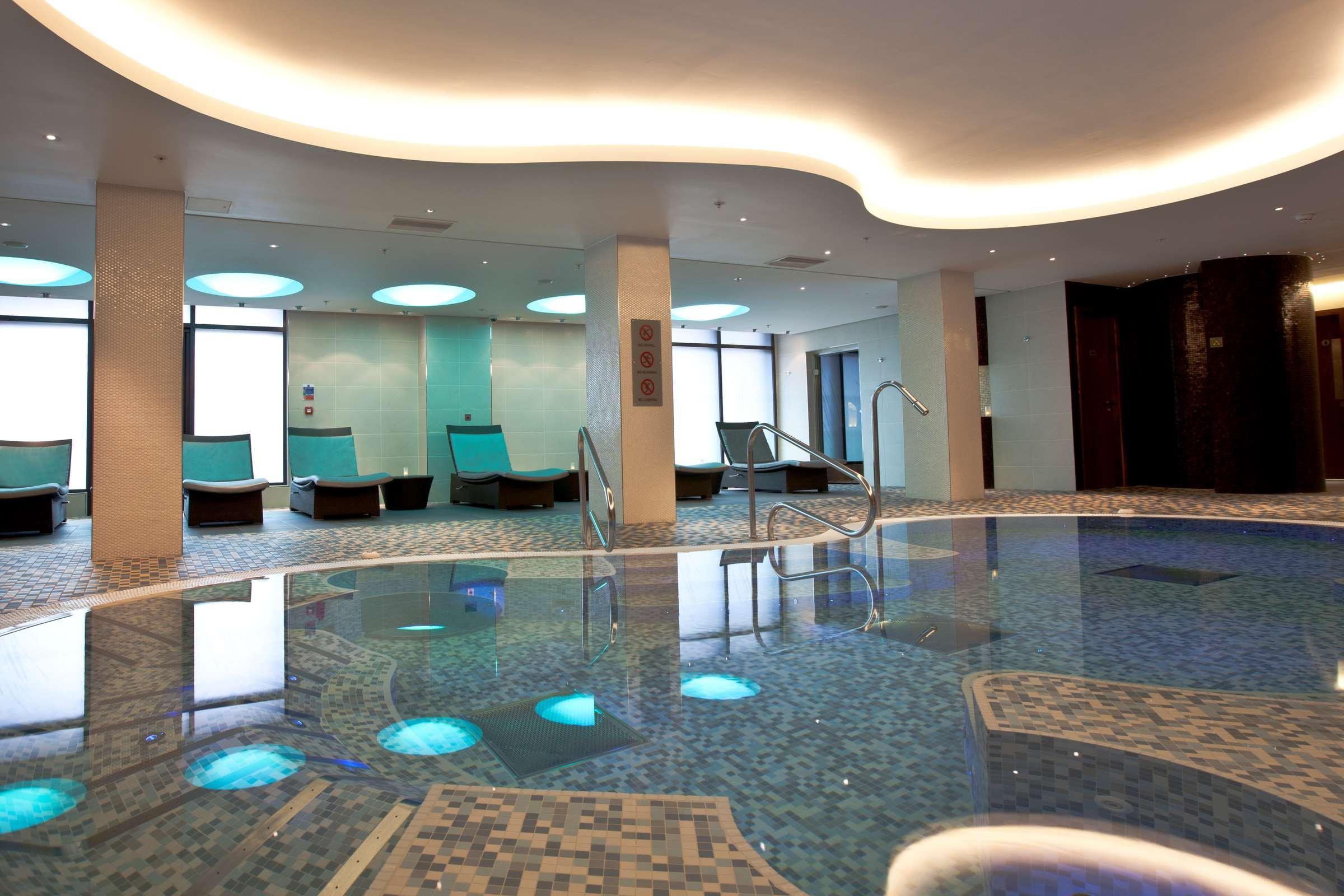 Hilton London Heathrow Airport Terminal 5 Hotel Hillingdon Ngoại thất bức ảnh