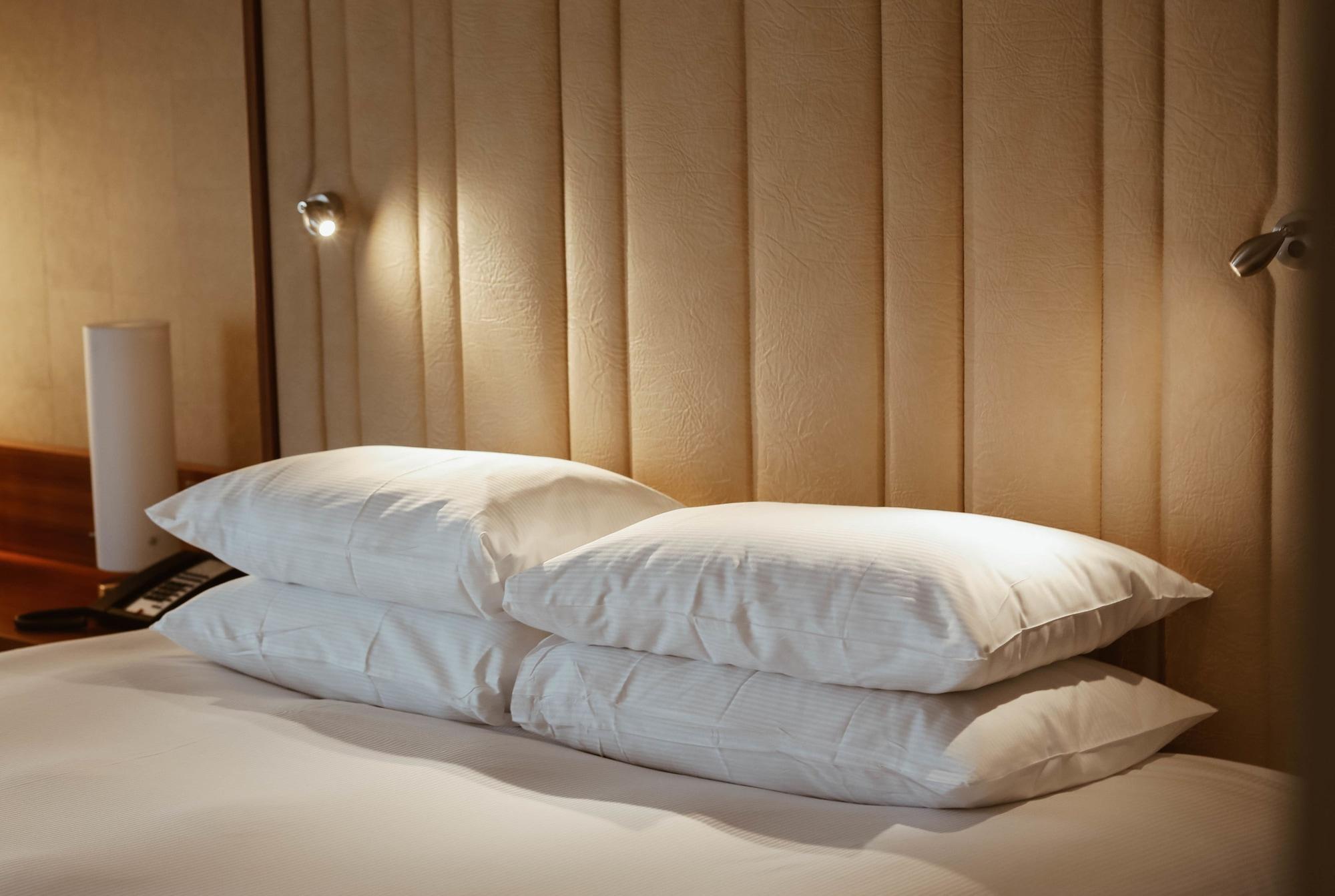 Hilton London Heathrow Airport Terminal 5 Hotel Hillingdon Ngoại thất bức ảnh