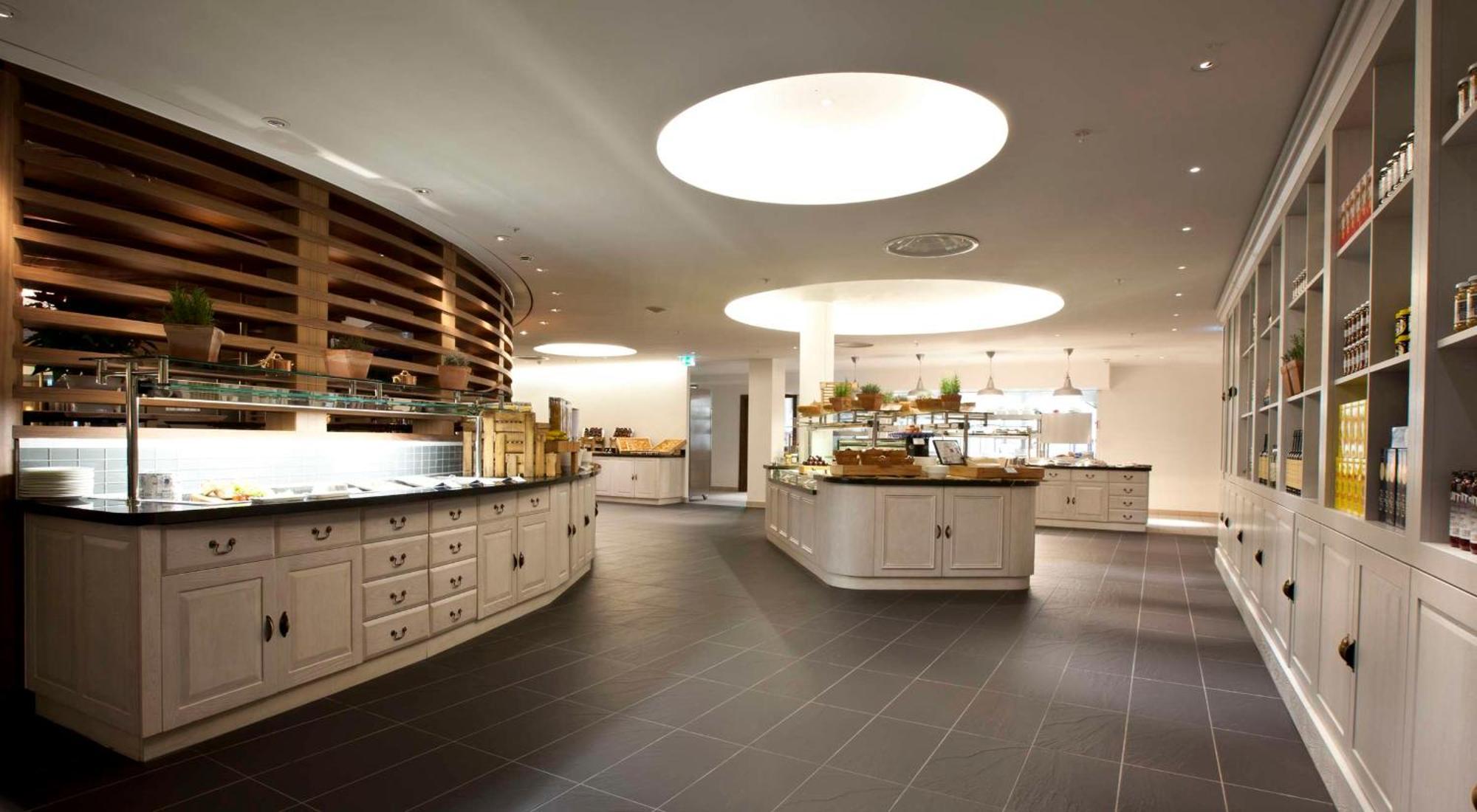 Hilton London Heathrow Airport Terminal 5 Hotel Hillingdon Ngoại thất bức ảnh
